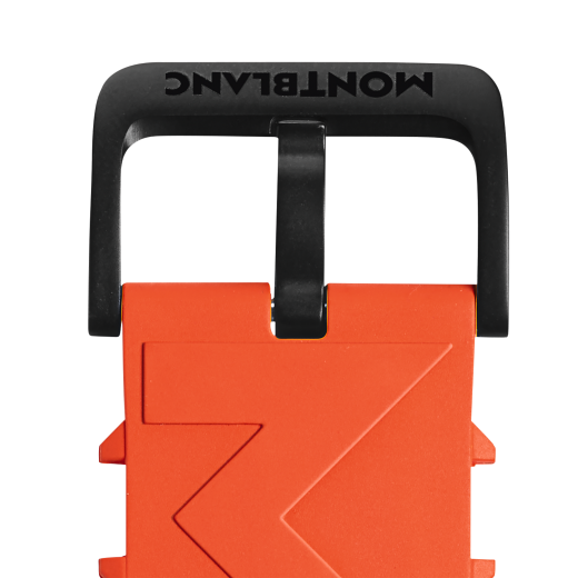 饰以品牌标识的橙色橡胶表带