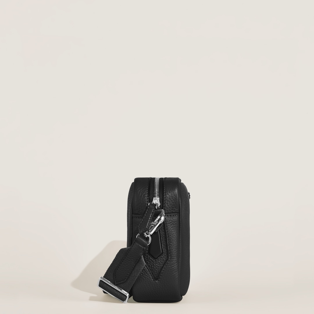 粒纹相机包 经典黑