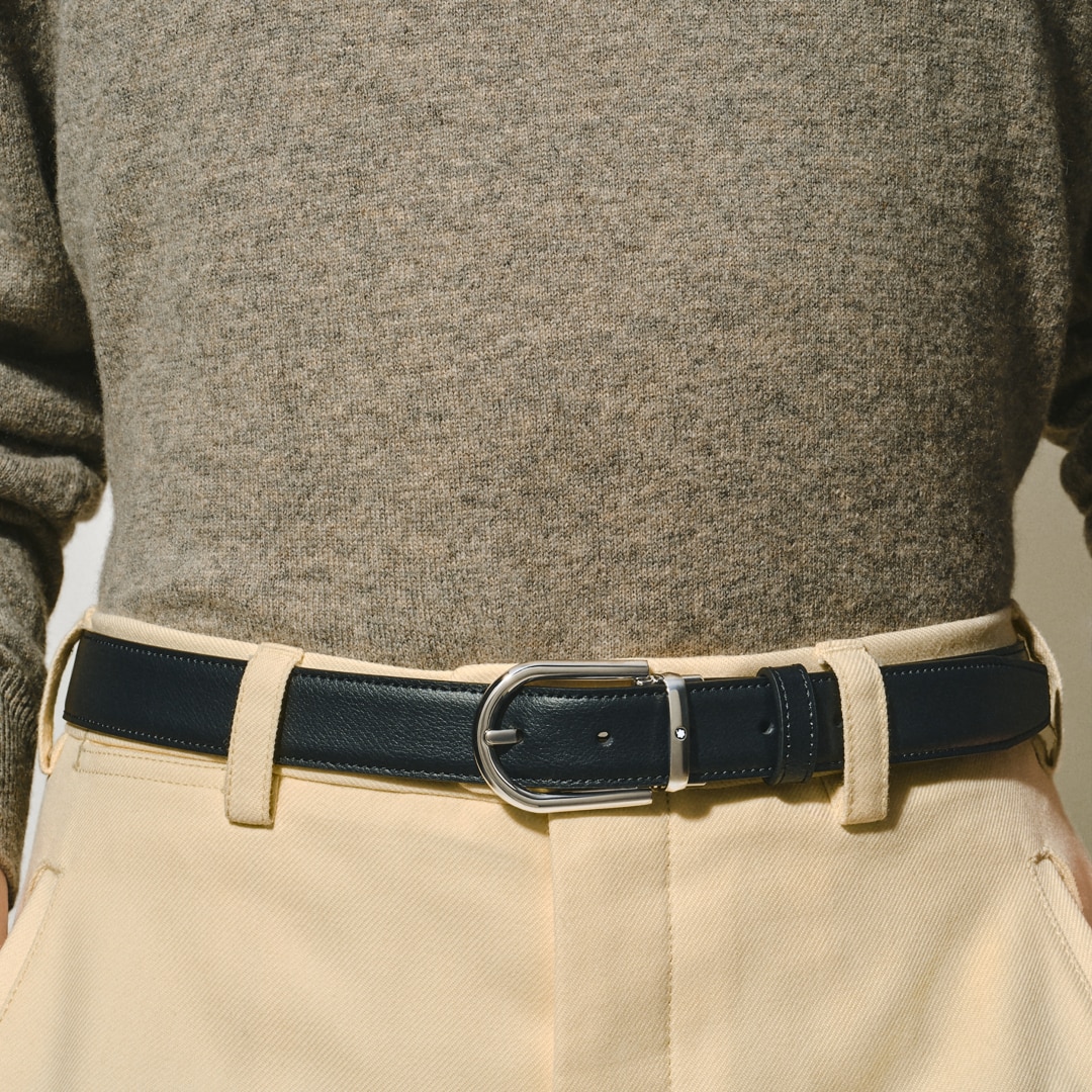 马蹄形带扣黑色/蓝色双面皮带（30毫米）