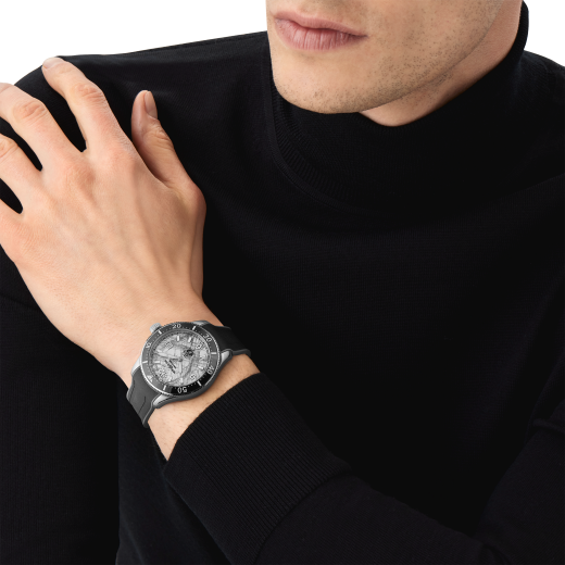 万宝龙冰川系列自动上链日期腕表