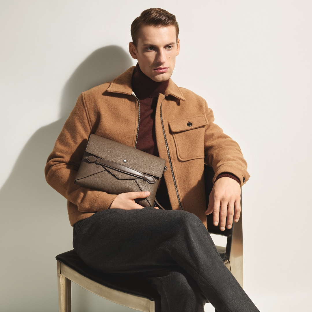 粒纹小号信封手袋 榛果棕